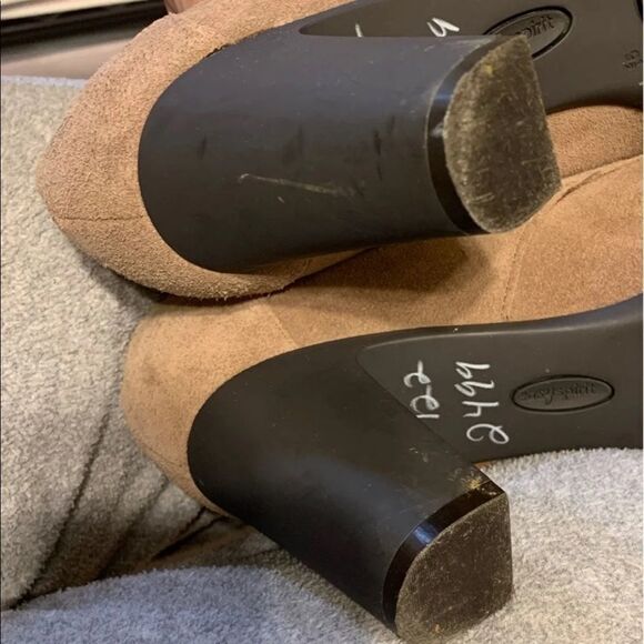 Easy spirit 9 1/2 W heels - Picture 5 of 6